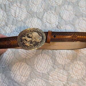 Vintage Men`s Award Design Medals Leather belt with solid brass Racoon buckle 32